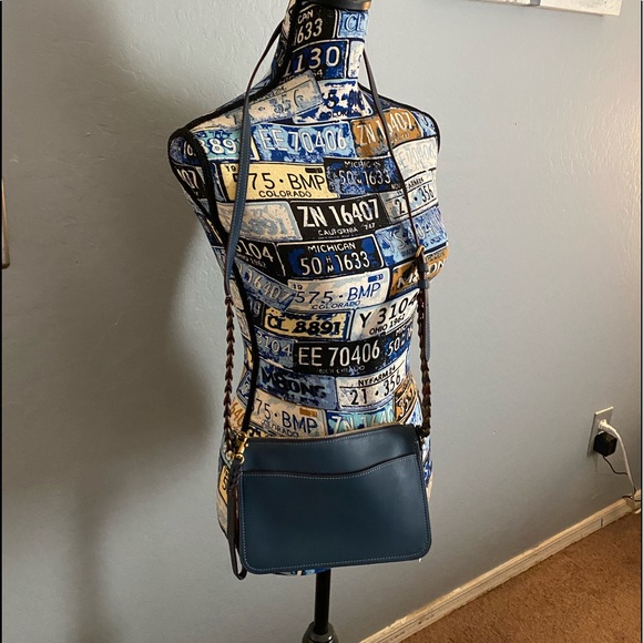 Coach Soho linked crossbody - Picture 2 of 8